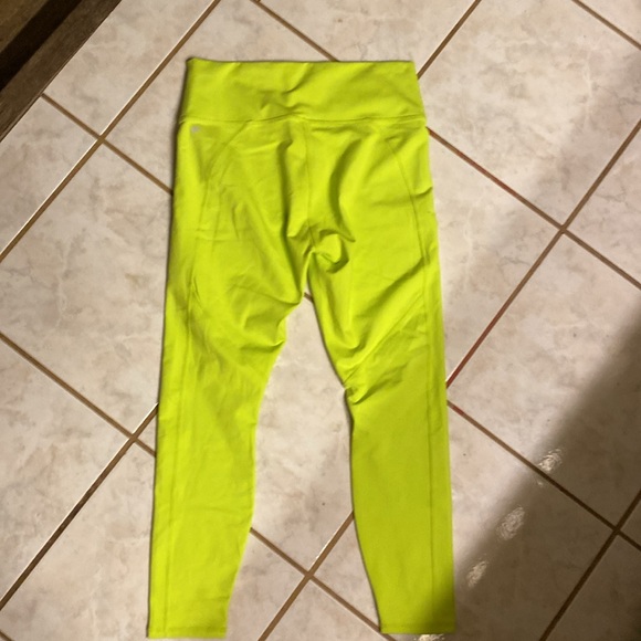 Fabletics neon yellow. Tags still attached. Size Large - Picture 5 of 5